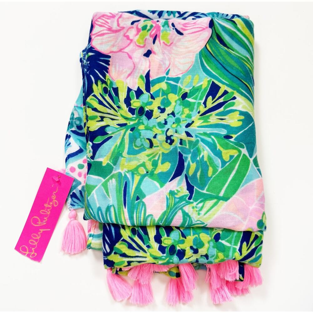 Lilly Pulitzer Resort Scarf in Multi Island Escape Engineered - Picture 2 of 6